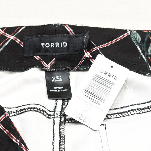 NEW Torrid Women's Skinny Pants Floral Zip Rayon Black Plus Size 22 Ankle Zip - Picture 7 of 8